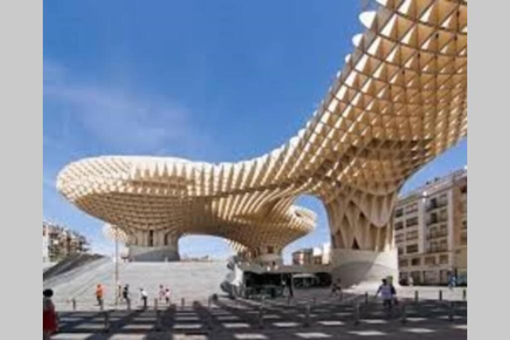 Cheap & Chic In The Center Of Sevilla Экстерьер фото