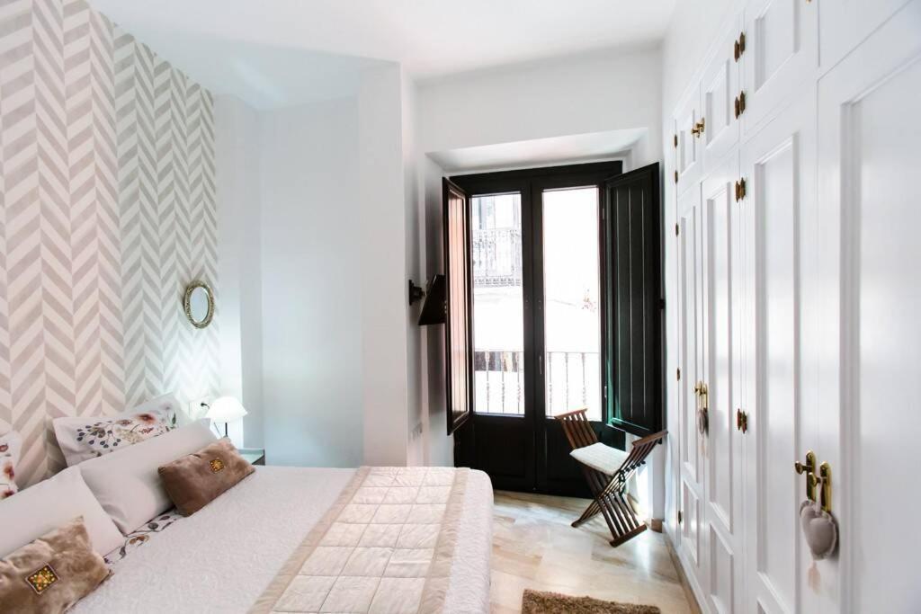 Cheap & Chic In The Center Of Sevilla Экстерьер фото